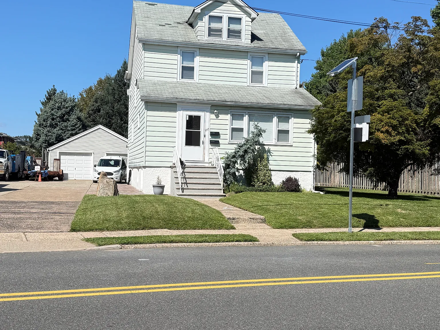 2 bed, 1200 sqft, $2,400 — Photo 1
