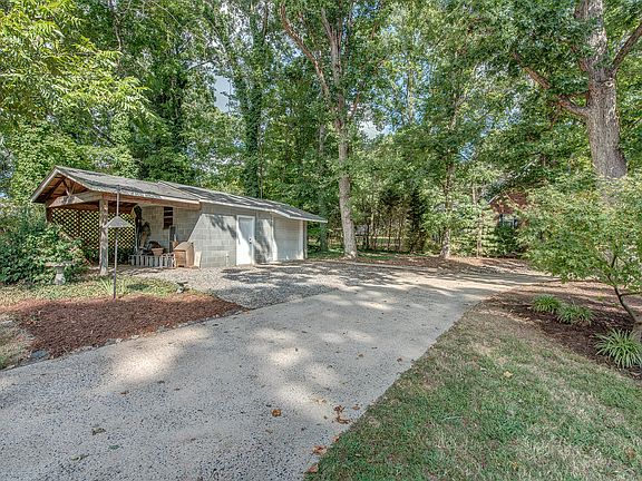 2nd image of 705 Woodside Dr