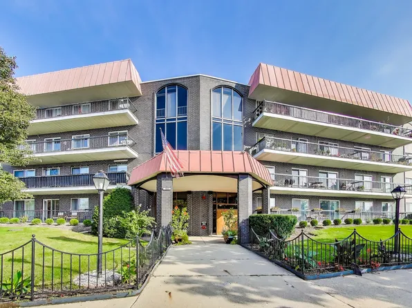 4840 Foster St APT 107, Skokie, IL 60077