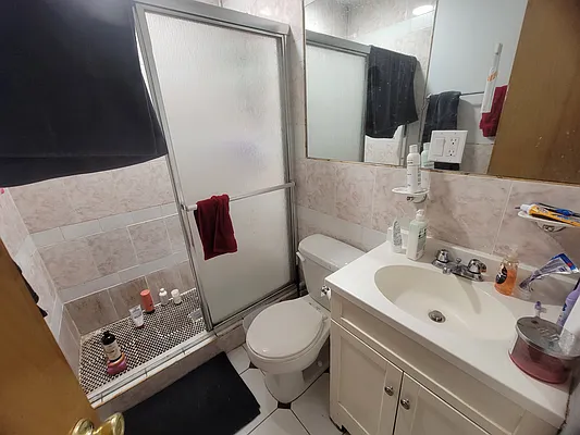 Rented by Yup Realty LLC | media 37