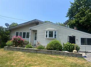 20 Rollin Ln, Brentwood, NY 11717