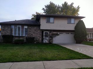 2207 Camelot Dr, Parma, OH 44134