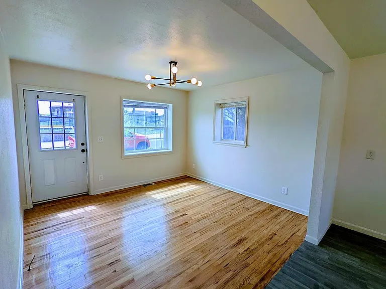 2557 W Dunkeld Pl — Photo 3