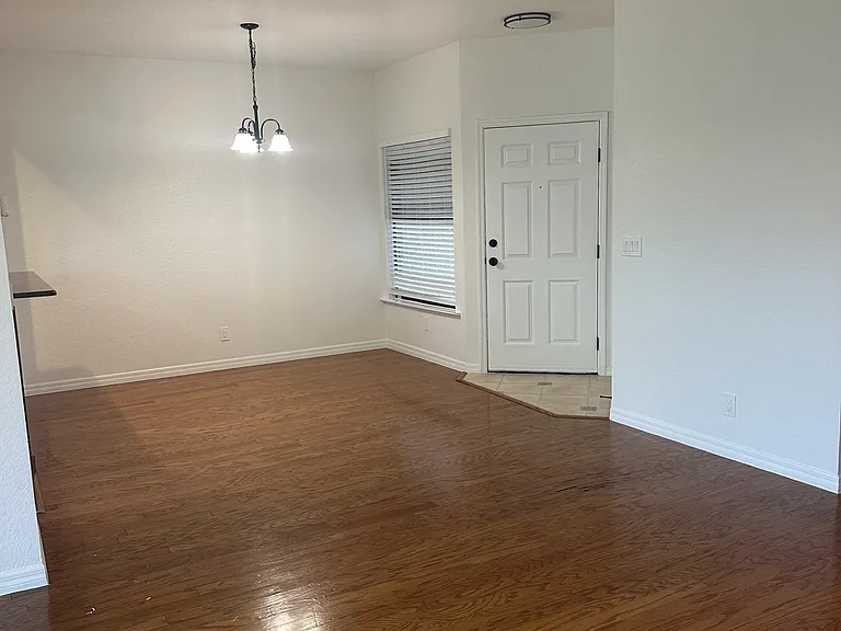 338 Emerald Bay Cir — Photo 6
