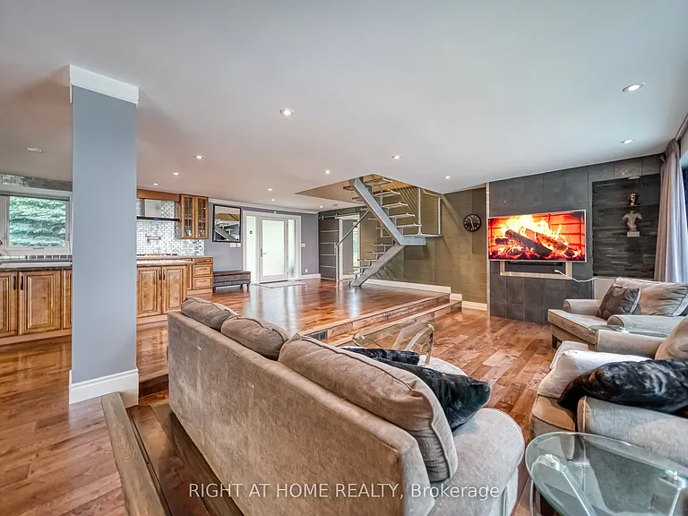 44 Royal Henley Blvd — Photo 22
