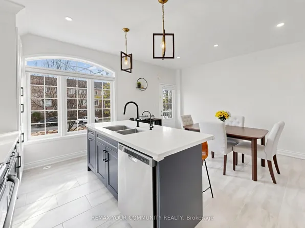 2327 Sutton Dr, Burlington, ON L7L 6Y9