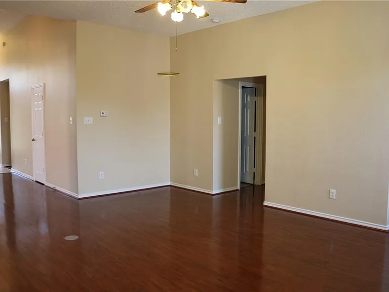 4428 Buchanan Dr — Photo 9