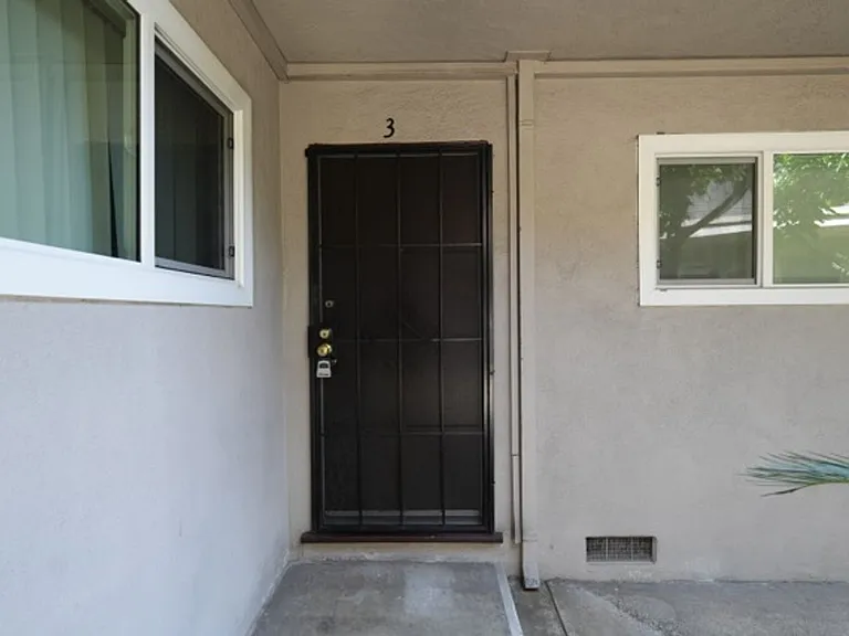 7808 2nd St — Photo 4