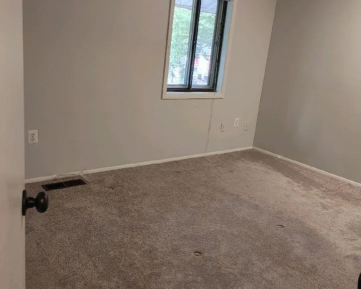 5468 Endicott Ln — Photo 13