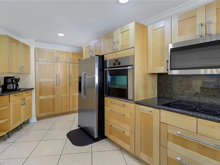 701 N Barfield Dr — Photo 10