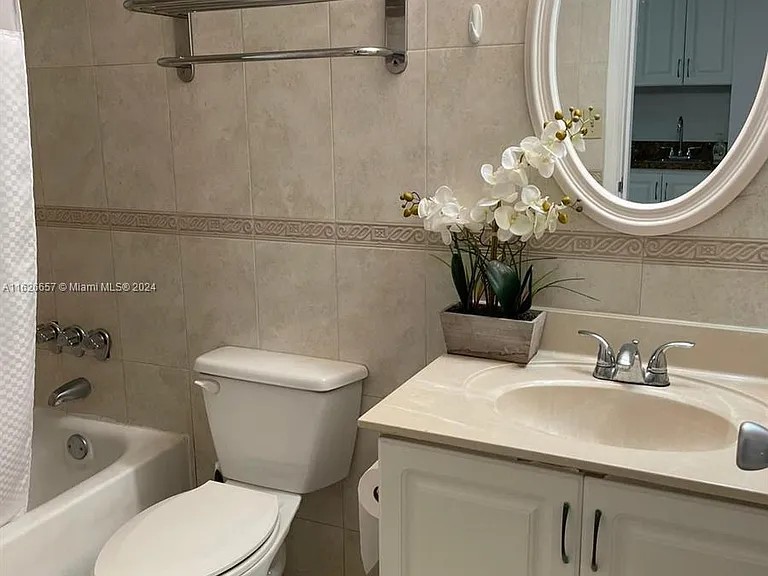 19201 Collins Ave #640 — Photo 11