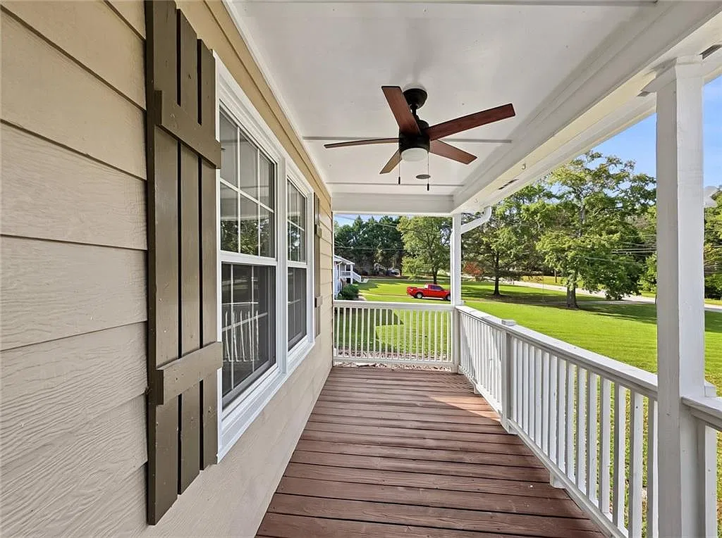 3 bed, 2.0 bath, 1172 sqft, $1,850 — Photo 3
