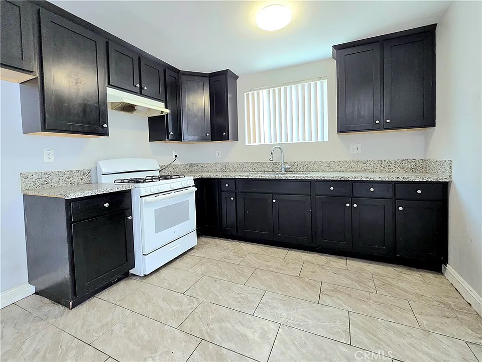 715 W 58th St
