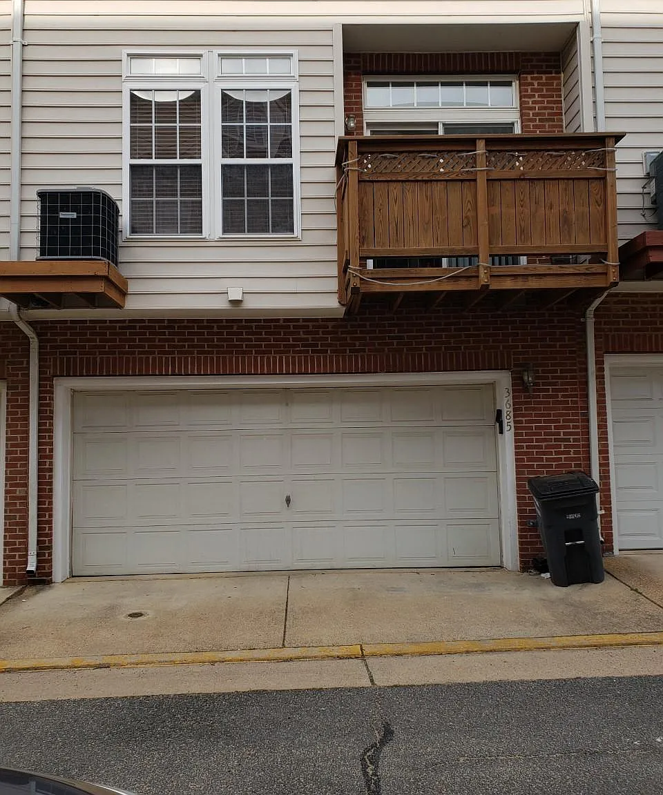 3 bed, 1814 sqft, $3,799 — Photo 2
