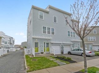 7024 Sandy Dune Way, Far Rockaway, NY 11692