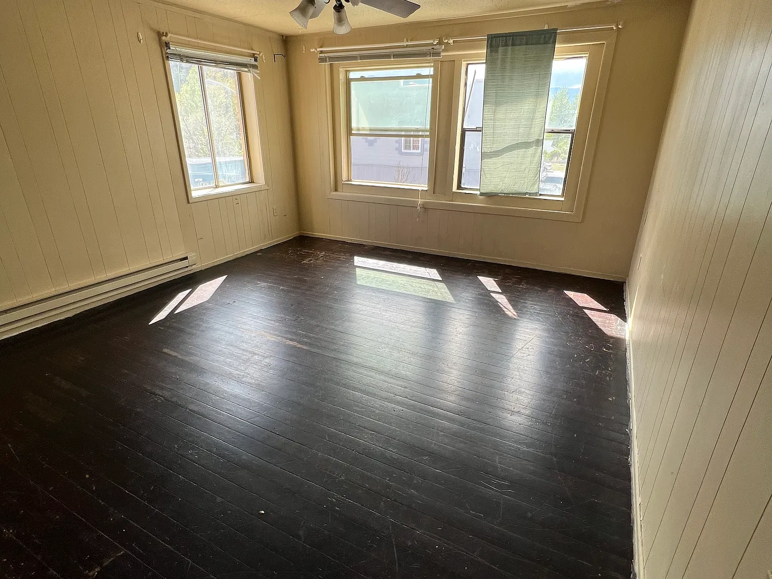 2 bed, 1.0 bath, $1,300 — Photo 2