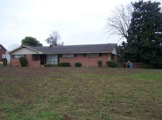 1070 Rushmeade Rd, Jackson, TN 38305