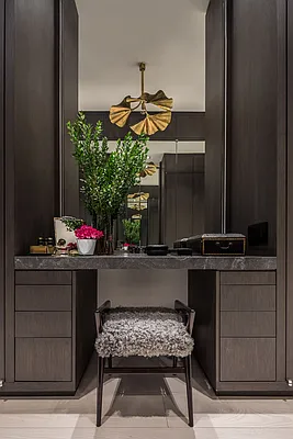 Sold by Compass | media 25