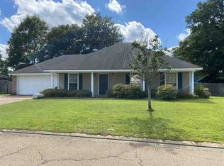 1225 Barnett Bend Dr, Brandon, MS 39047