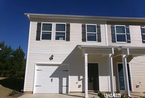 410 Oakwood Dr NW Photo 1