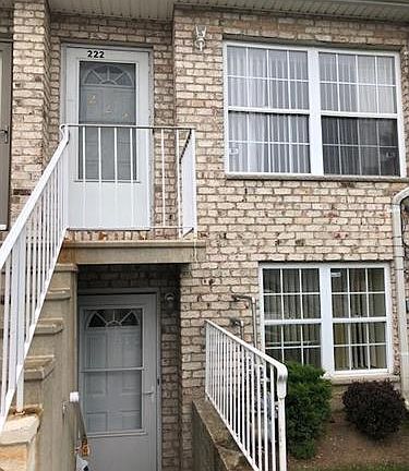 4th image of 222 Pond Way