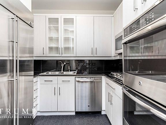 3rd image of 1 Central Park N #41E