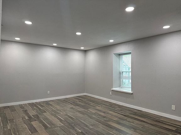 3rd image of 8299 Kingsbrook Rd APT 280