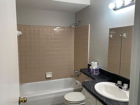 4th image of 43926 Leonardo Dr