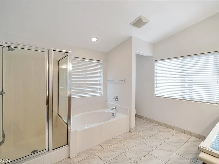 6213 Burrell Ct — Photo 15