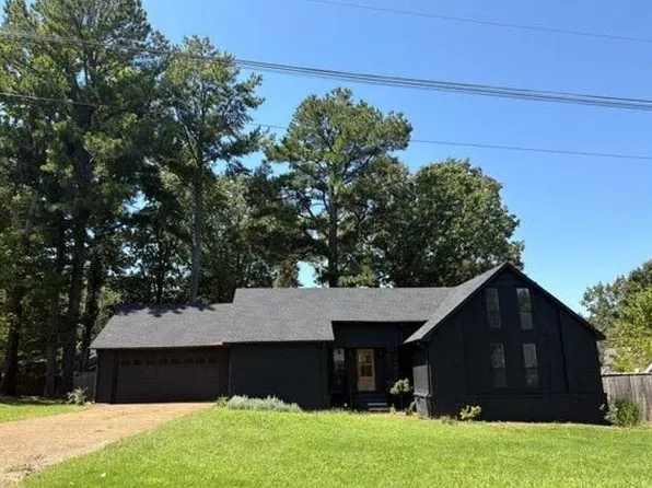 11 Windy Hill Rd, Jackson, TN 38305