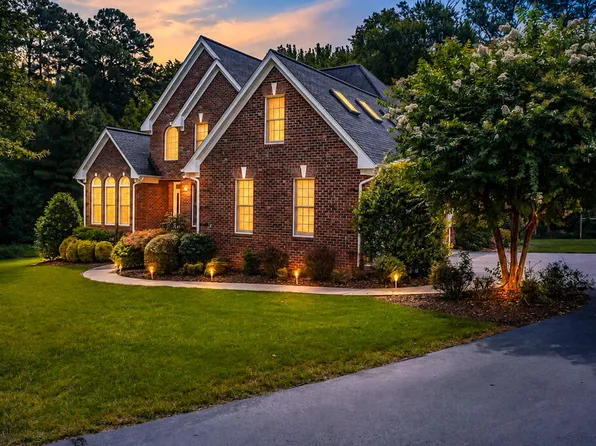 216 Rosemary Ct, Tappahannock, VA 22560