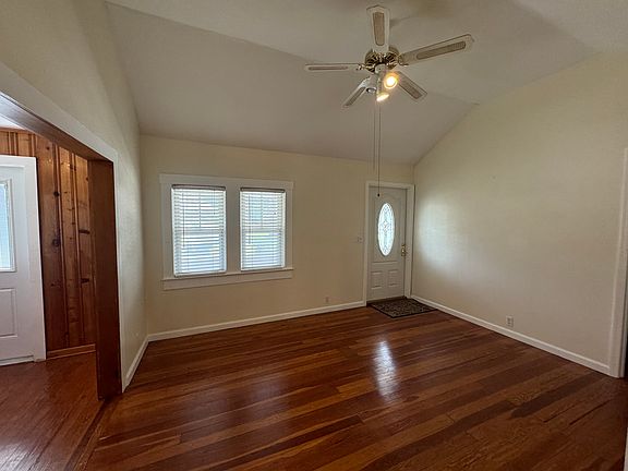 5th image of 1038 N Hampton Ave