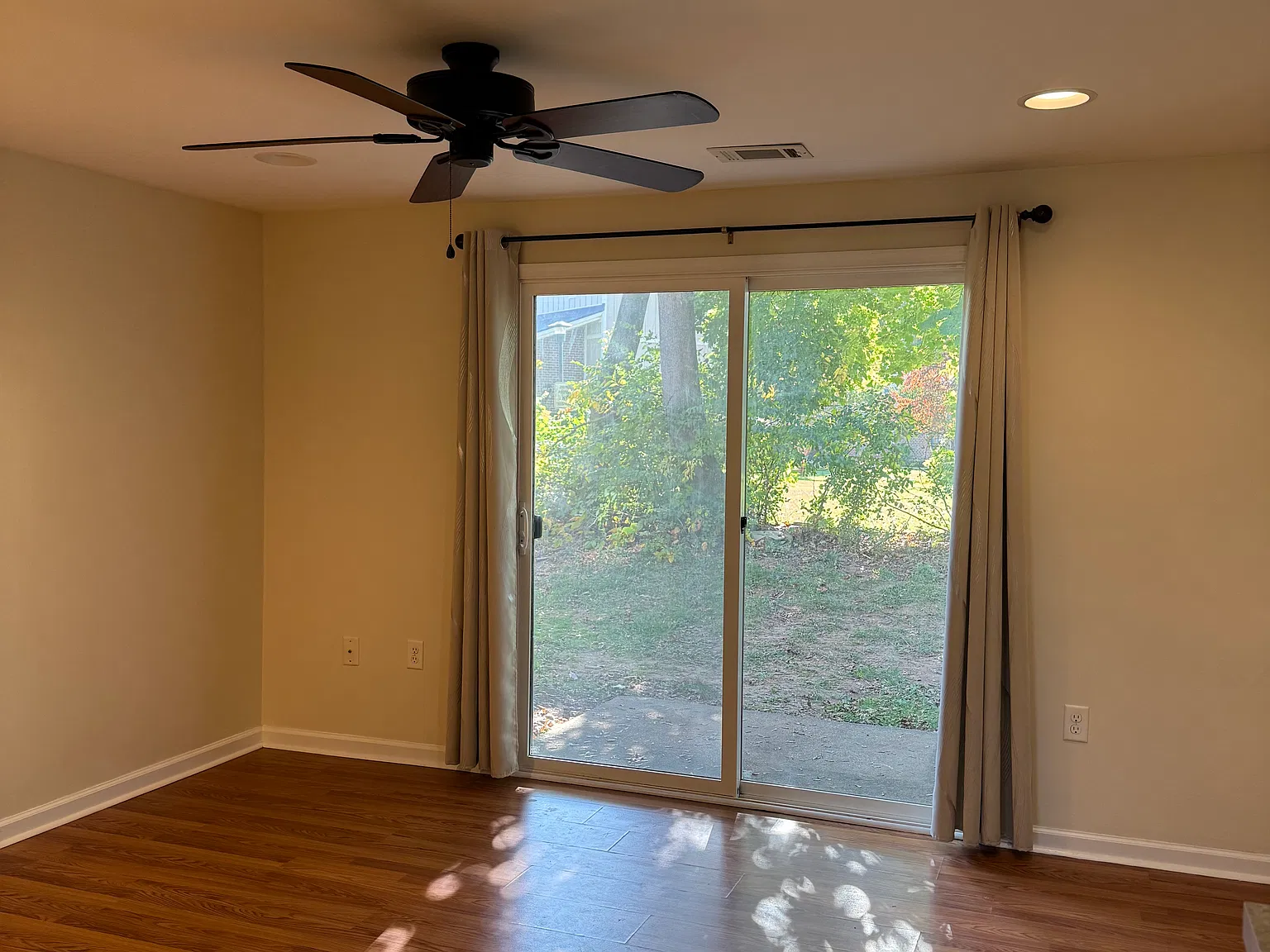 2 bed, 800 sqft, $1,750 — Photo 2