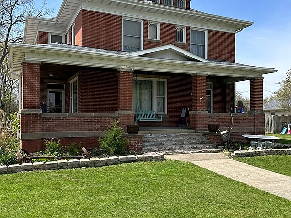 3rd image of 117 N Lincoln St