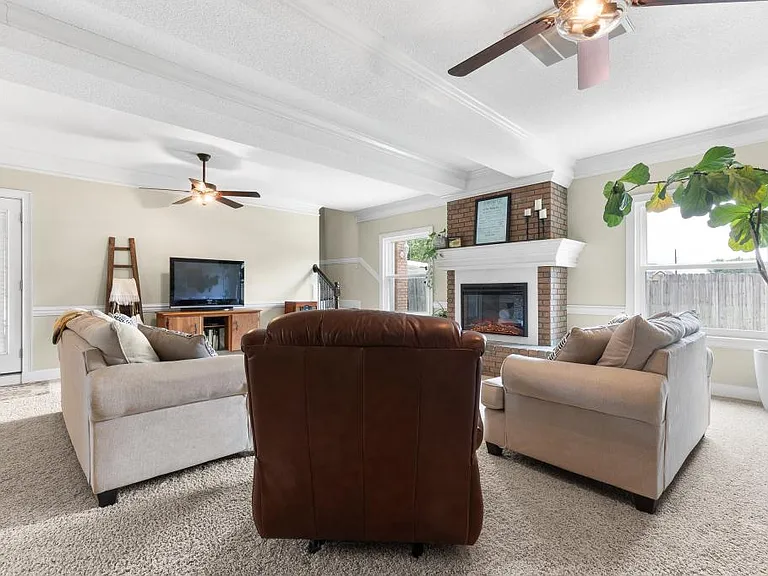 633 Thompson Mill Rd — Photo 28