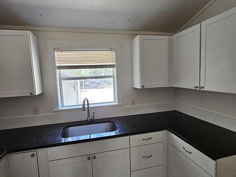 220 N Beaumont Ave #1 — Photo 4