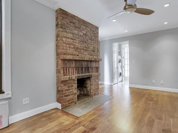 209 E 25th St APT 4G