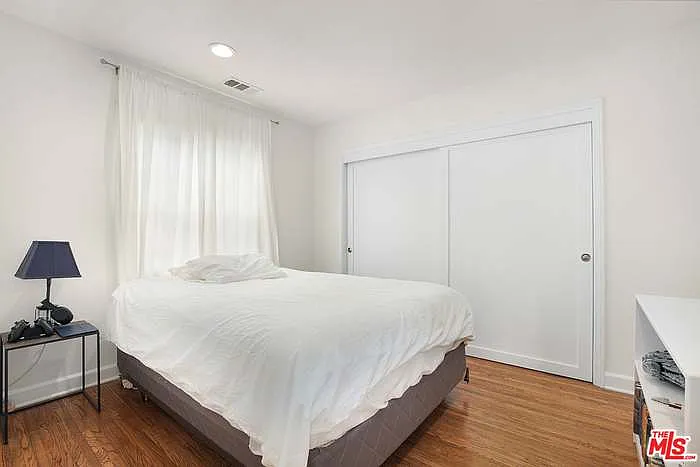 6322 S Harcourt Ave — Photo 15