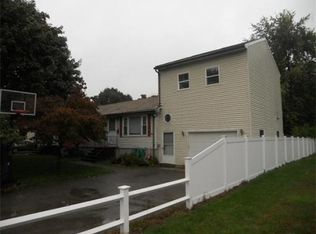 17 Nathaniel St, Worcester, MA 01604