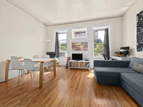 133 Manhattan Avenue image 10 of 20