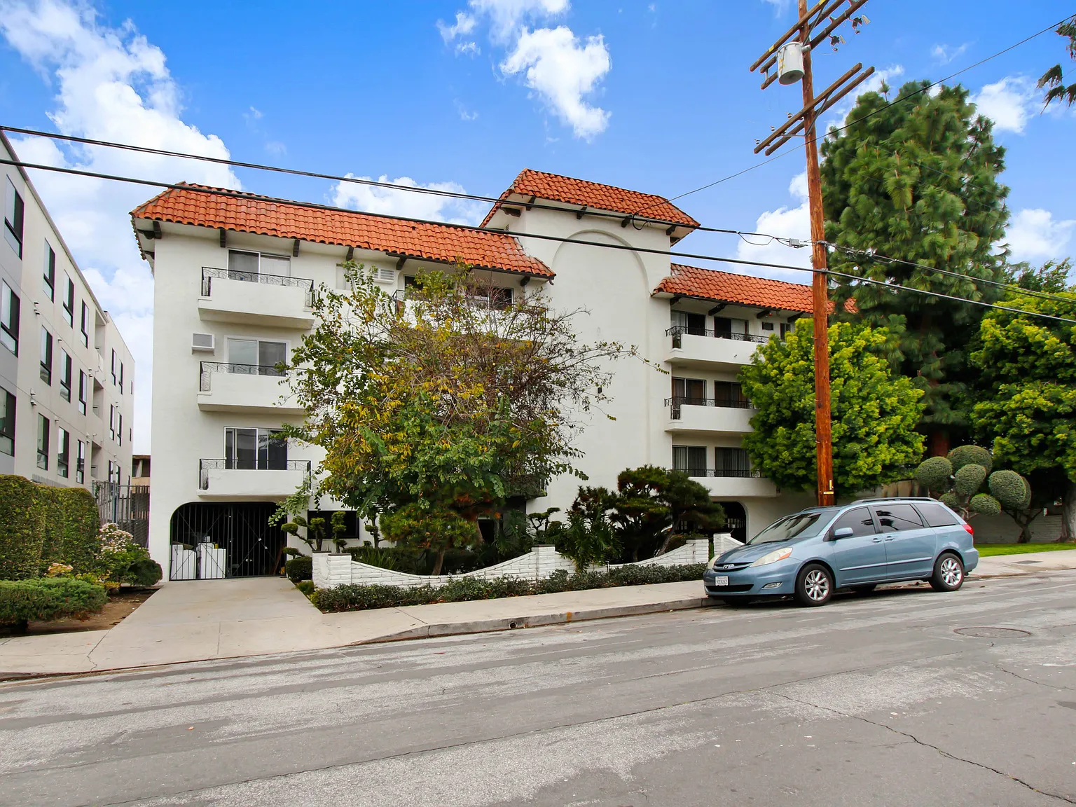 1333 N Martel — Photo 1