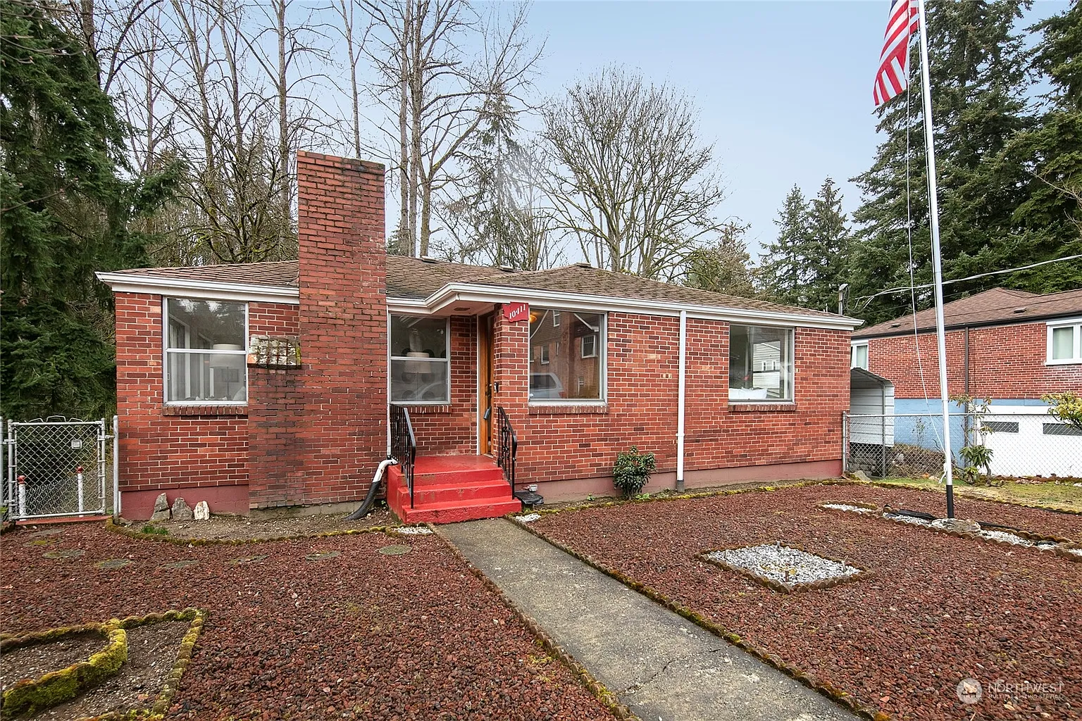 10411 17th Avenue NE photo 1
