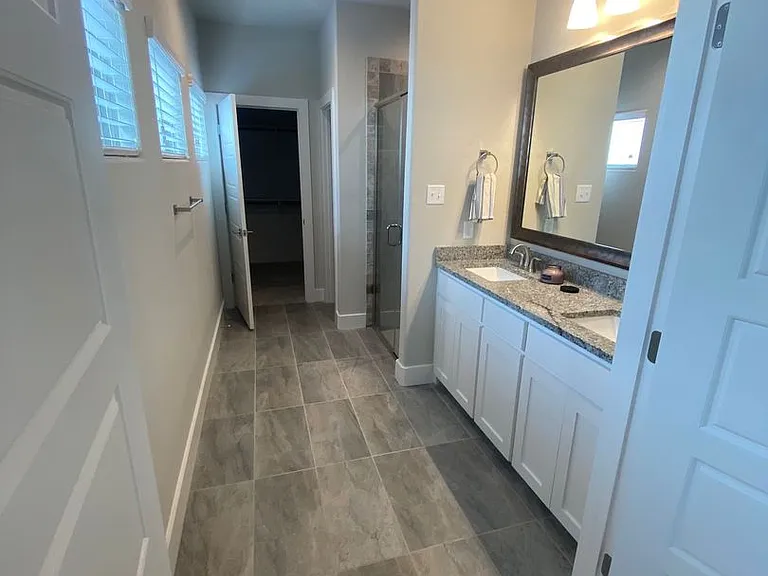 716 The Cottages Dr — Photo 5