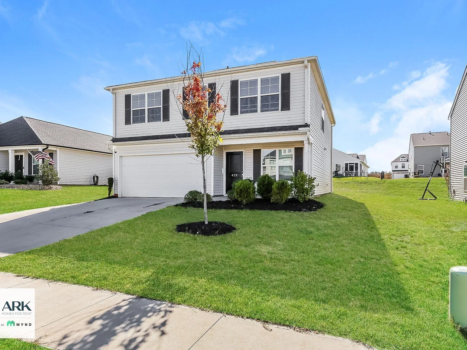3 bed, 2.5 bath, 2223 sqft, $1,975 — Photo 2