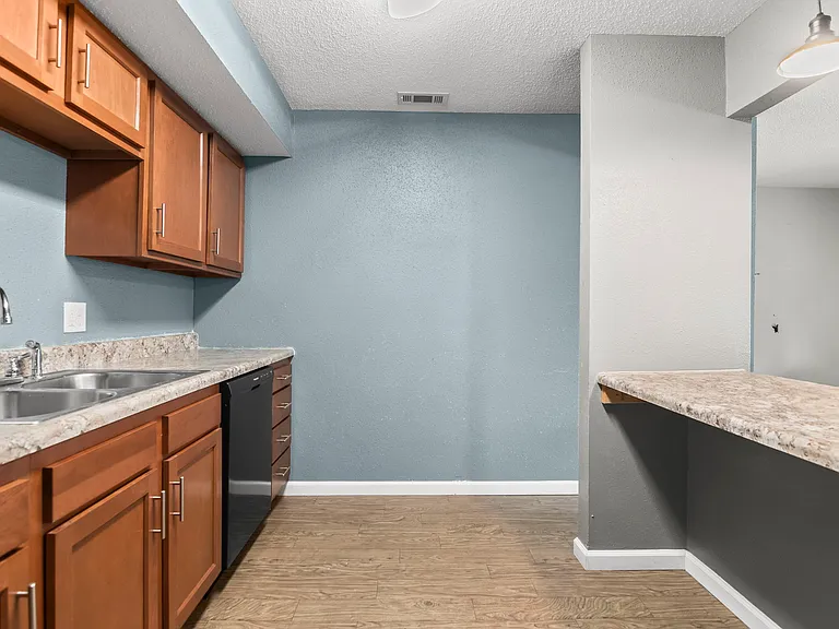 2305 Cherry Hills Dr #204 — Photo 7