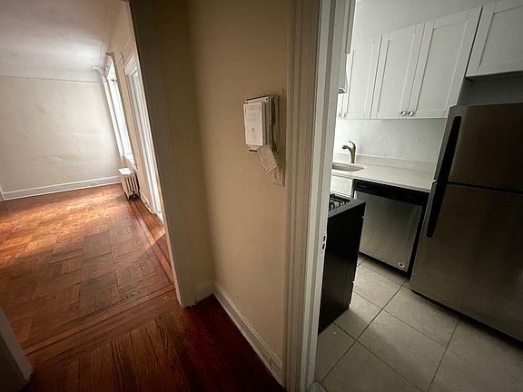 3rd image of 44-15 43rd Ave #33G