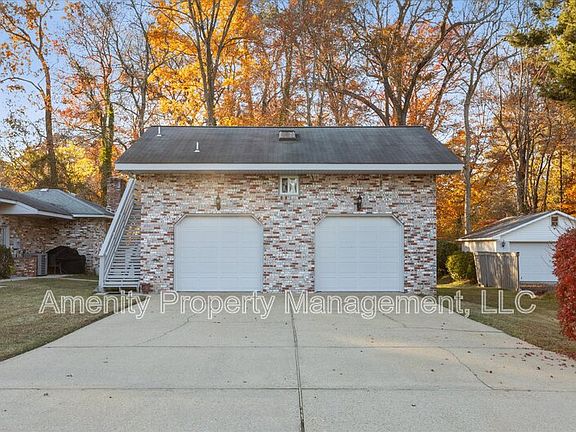 3rd image of 121 Yorkshire Dr #1
