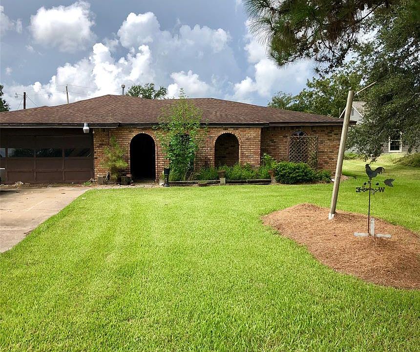 1st image of 10618 Koelemay Dr