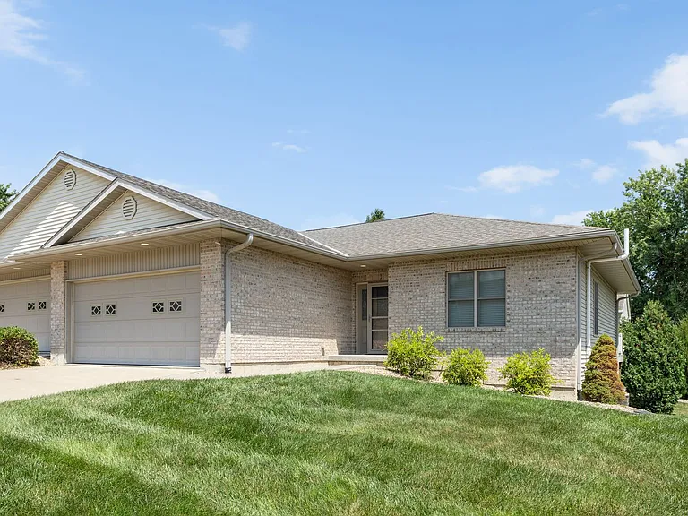 2419 Destiny Ct E — Photo 1
