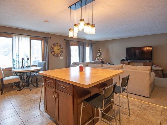 5th image of 10777 Pebble Brook Ln
